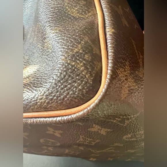 Auth Louis Vuitton Monogram Speedy 30 with Lock and Key - Picture 10 of 15